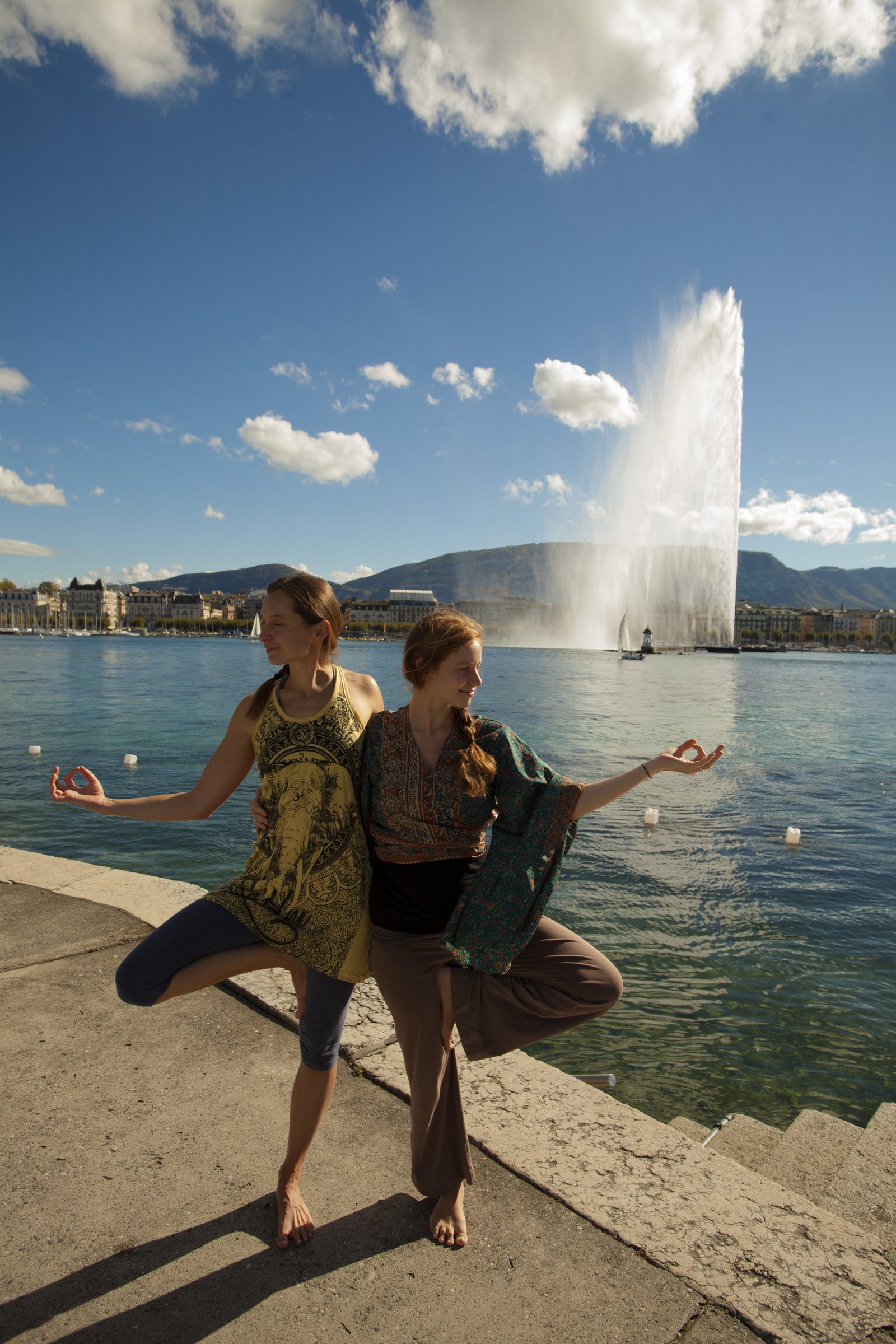 Claire Sunny-Yoga & Kasey Barbey Sallurday Ananda Yoga, geneva, switzerland