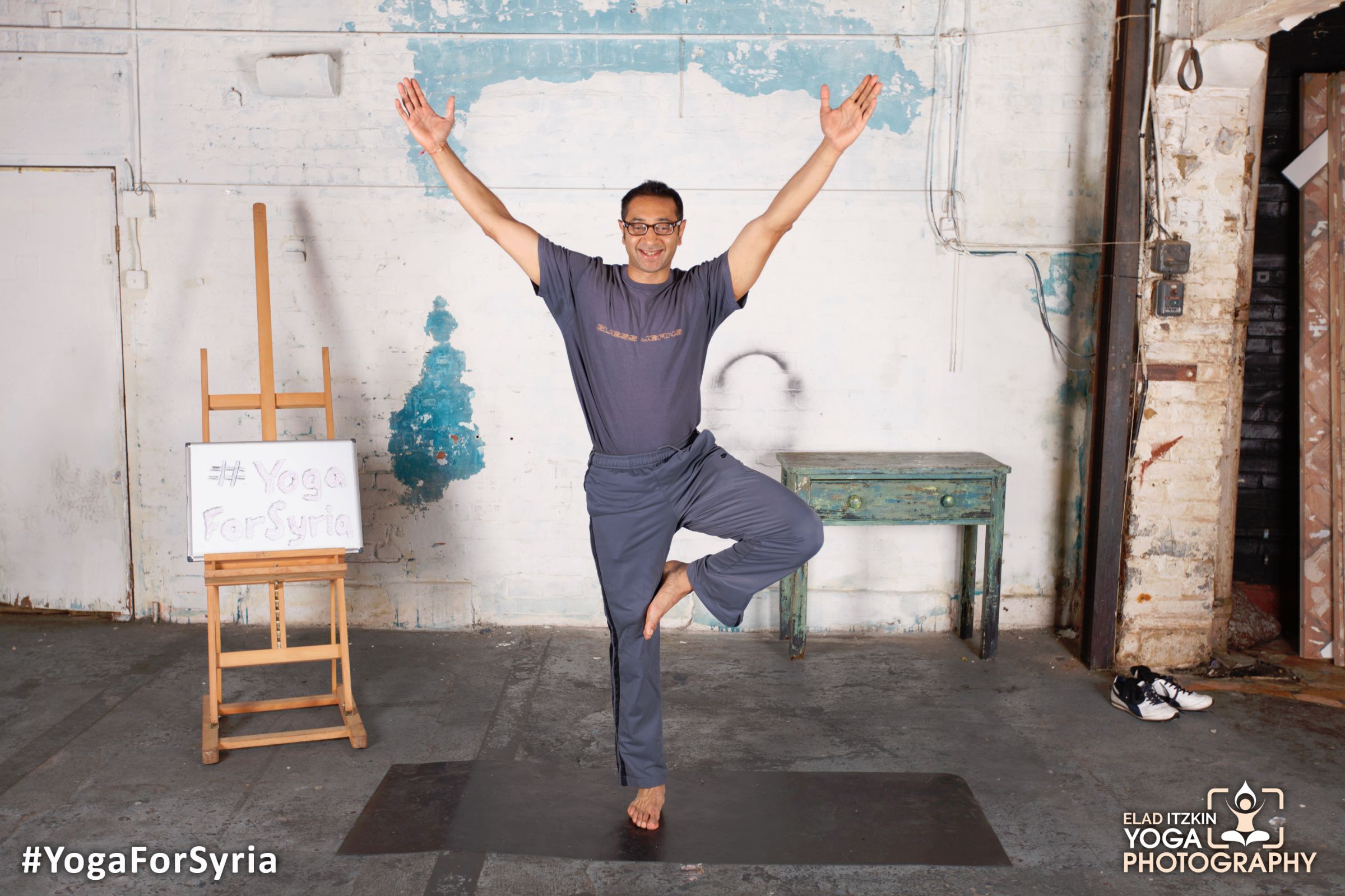 Yoga for Syria event in the Ugly Duck London, November 2015 (#YogaForSyria)