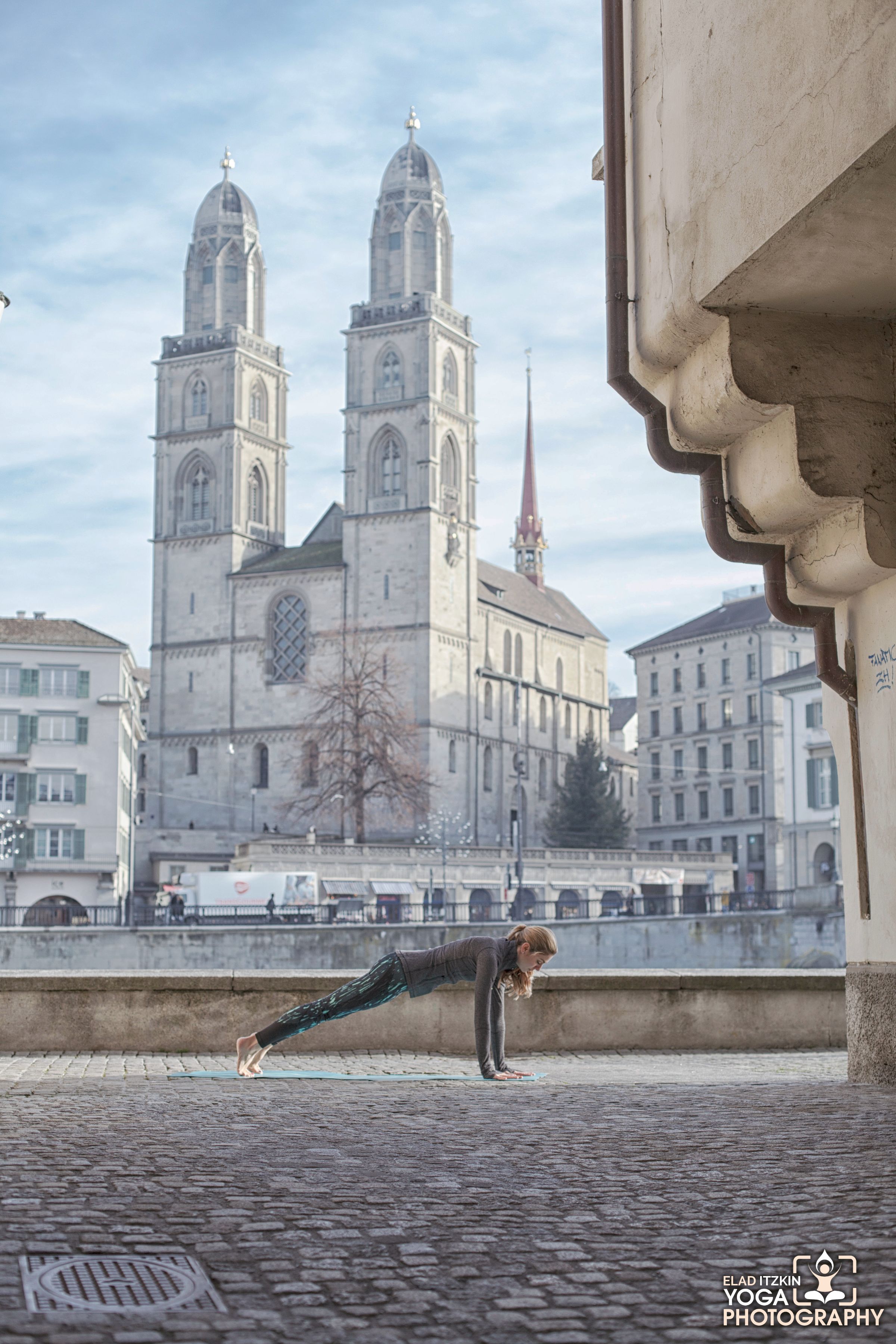 Nora Kersten - Nora Yoga - Yoga Photos Zurich, Switzerland