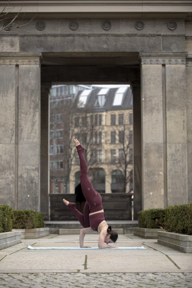 Elad Itzkin Yoga Photography - Jessica Jhotiyoga - Berlin, Germany